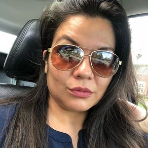 Meet your Posher, Priscilla